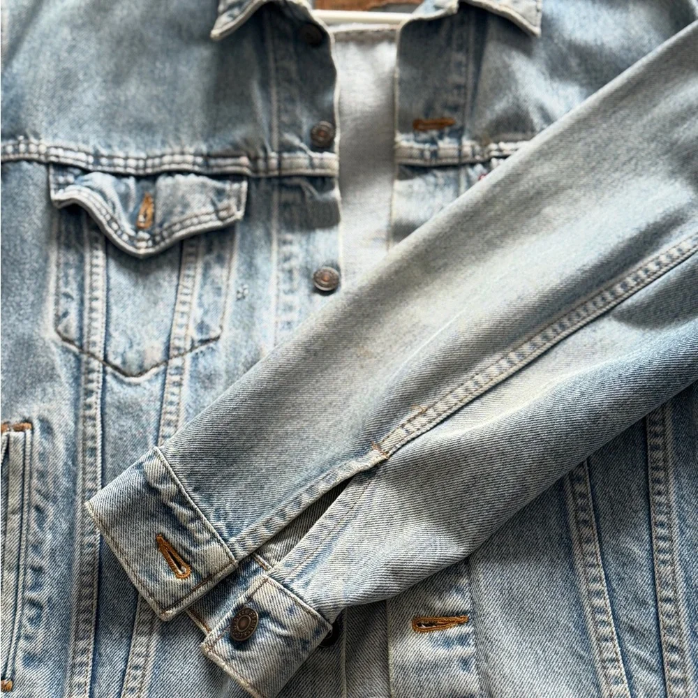 Vintage Levi’s Jean Jacket - Picture 8 of 10